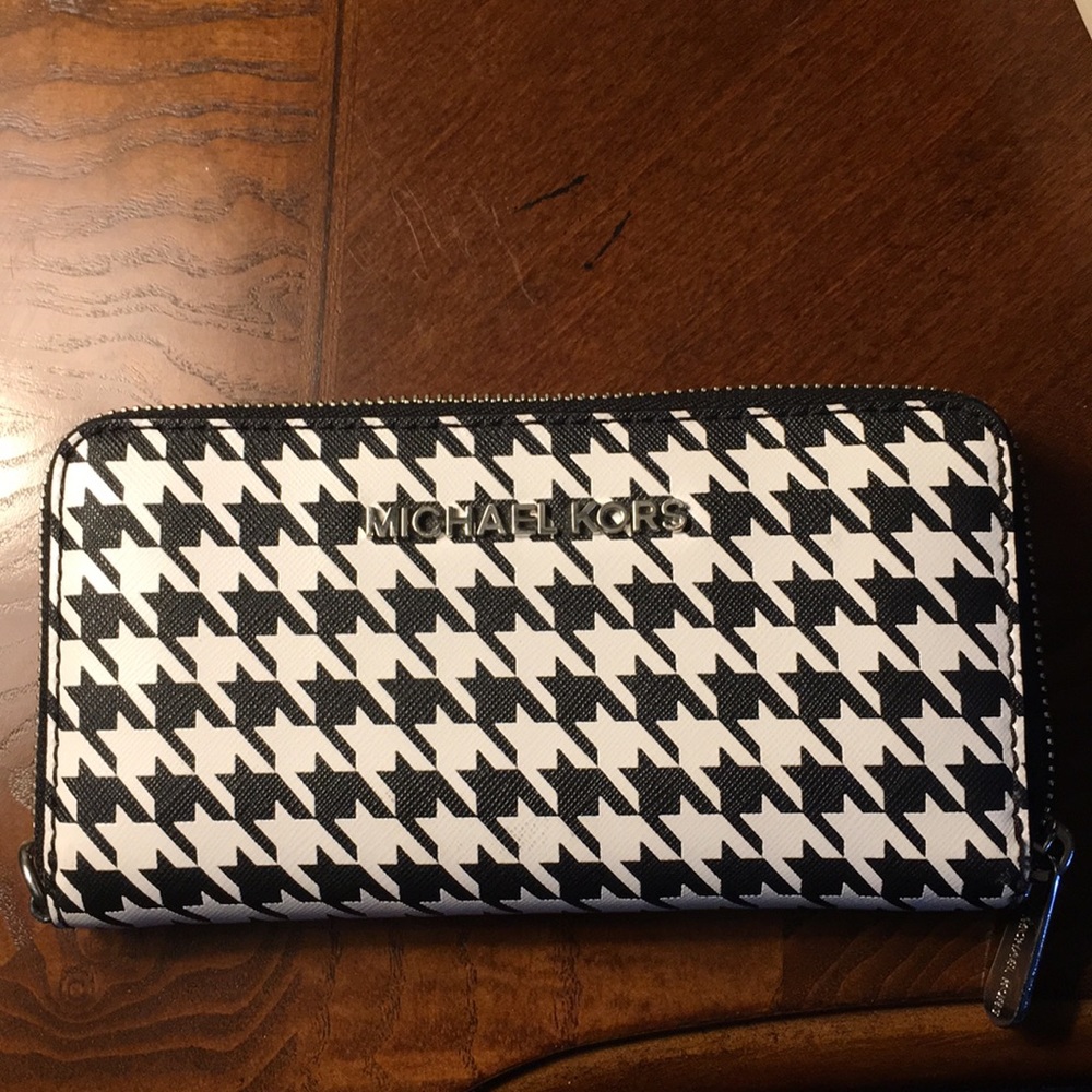 Michael kors wallet
